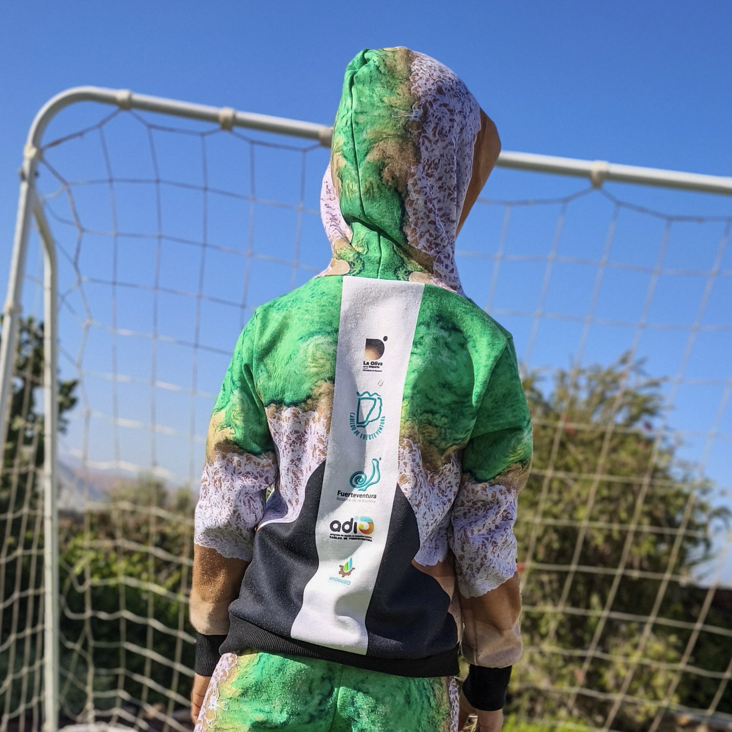 Sudadera tipo canguro con capucha full print