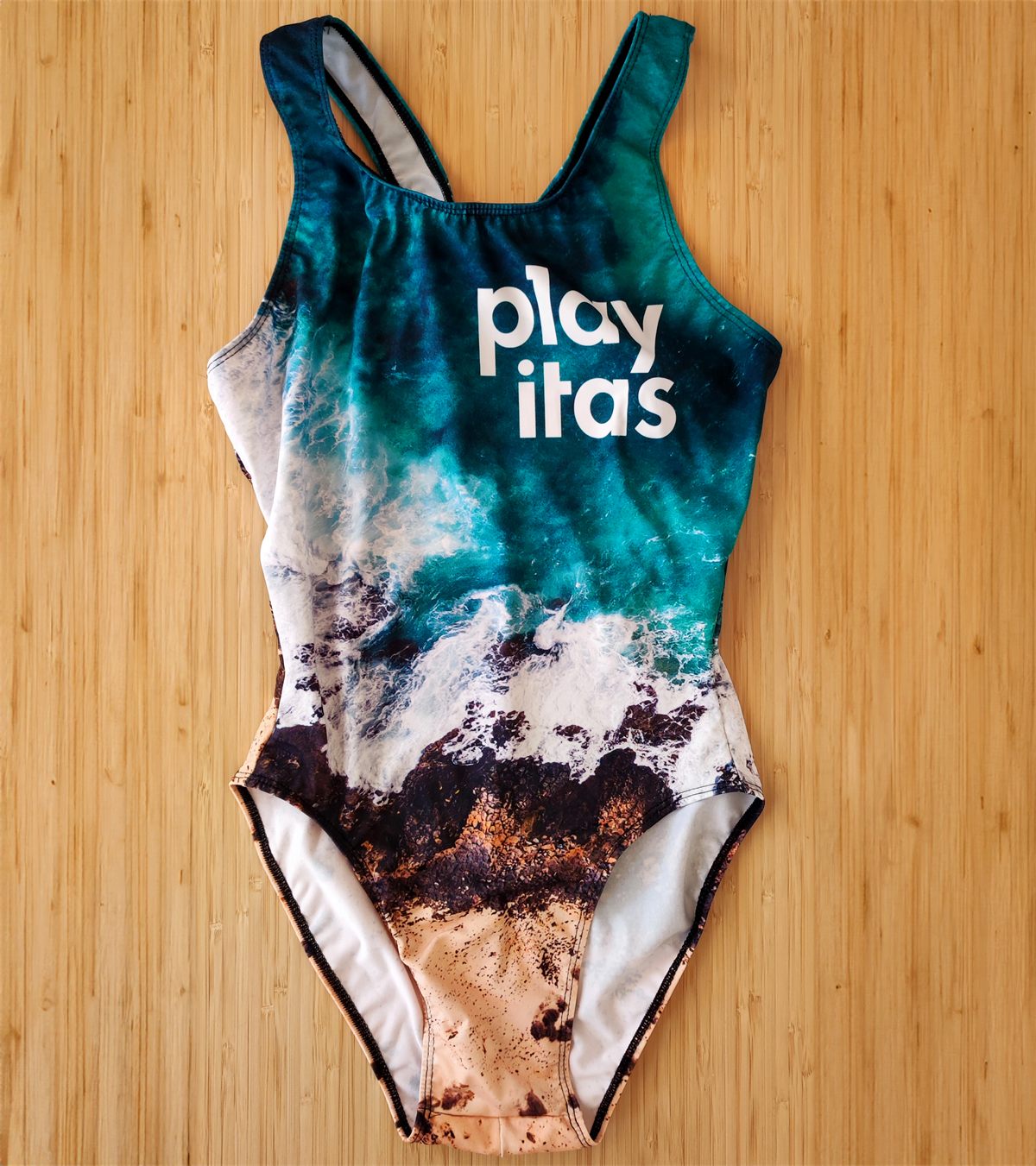 Bañador deportivo engomado estampado a todo color